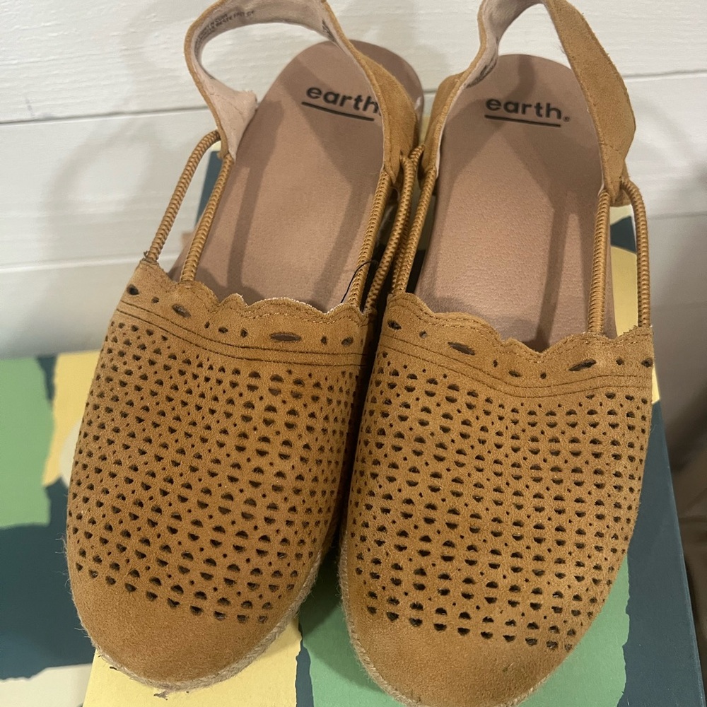 Earth Brown Cutout Sandals